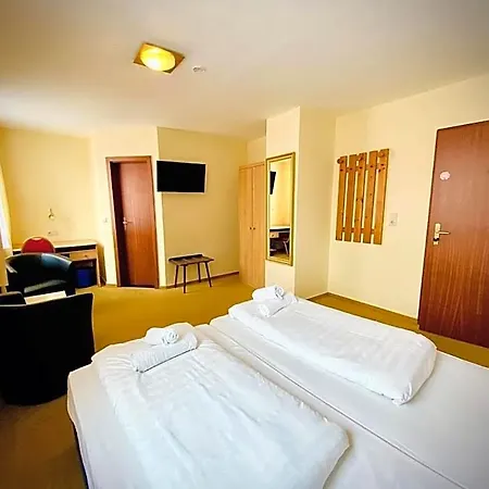 194 Hotel *